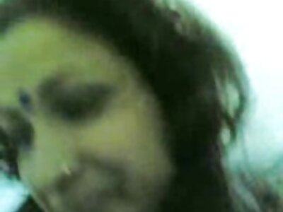 Una giovane video mature pelose bionda russa si è messa un grosso dildo nella figa.
